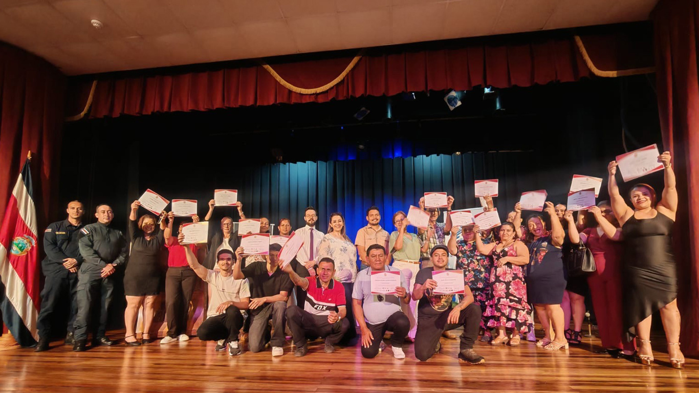 36 personas culminan su formación para el empleo en Alajuela